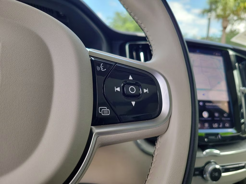 2025 Vapour Grey Metallic Volvo XC60 Plus AWD SUV