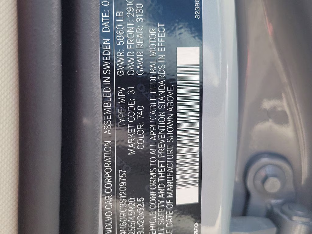 2025 Vapour Grey Metallic Volvo XC60 Plus AWD SUV