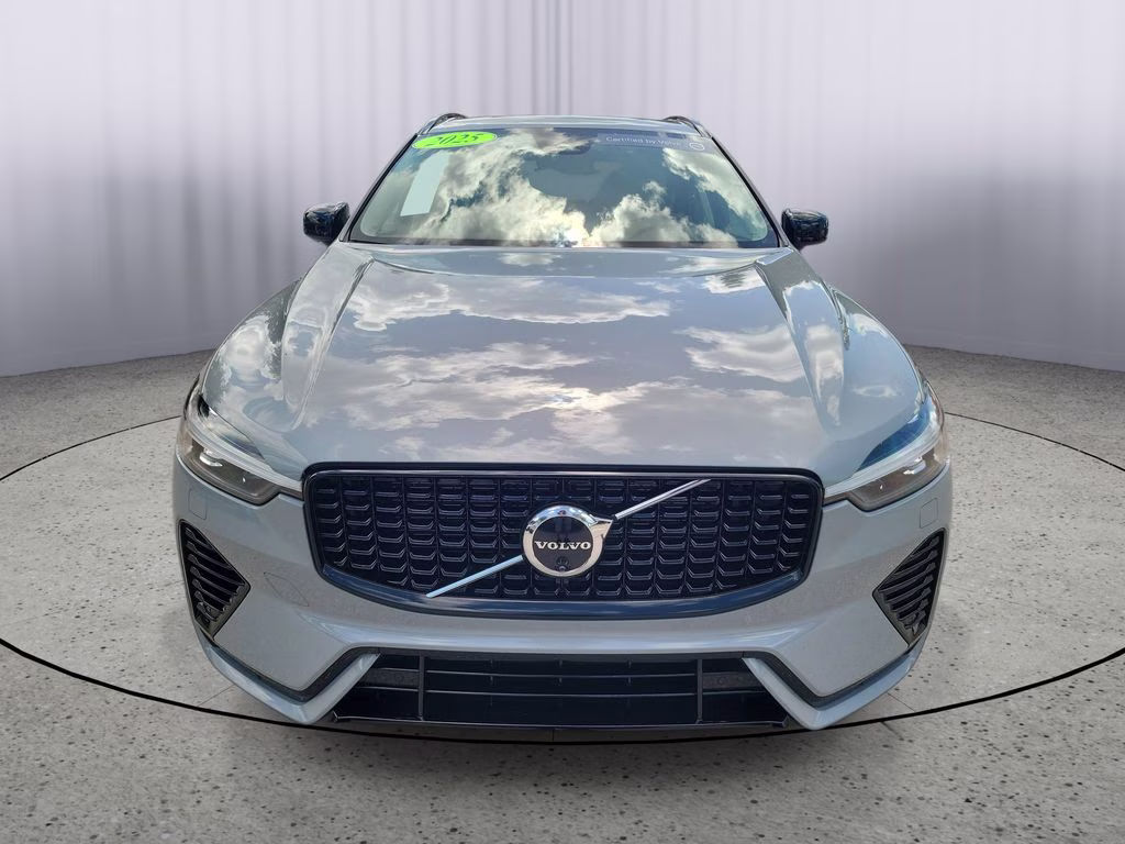 2025 Vapour Grey Metallic Volvo XC60 Plus AWD SUV