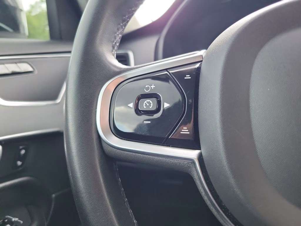 2023 Onyx Black Metallic Volvo XC90 Core AWD SUV