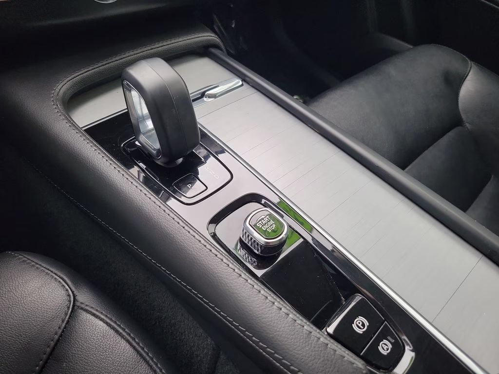 2023 Onyx Black Metallic Volvo XC90 Core AWD SUV