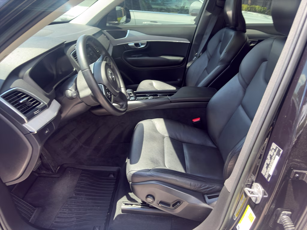2023 Onyx Black Metallic Volvo XC90 Core AWD SUV