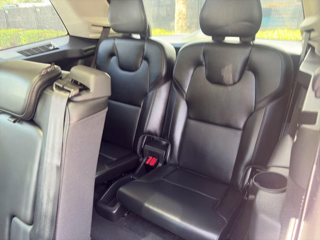 2023 Onyx Black Metallic Volvo XC90 Core AWD SUV