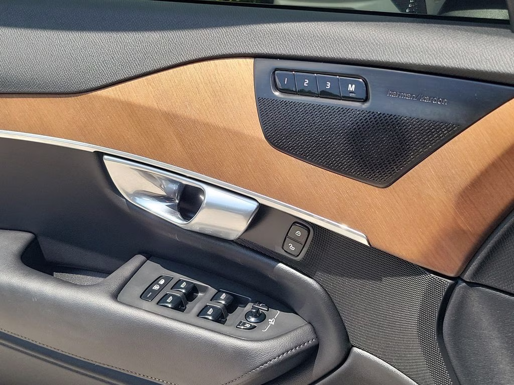 2023 Onyx Black Metallic Volvo XC90 Plus AWD SUV