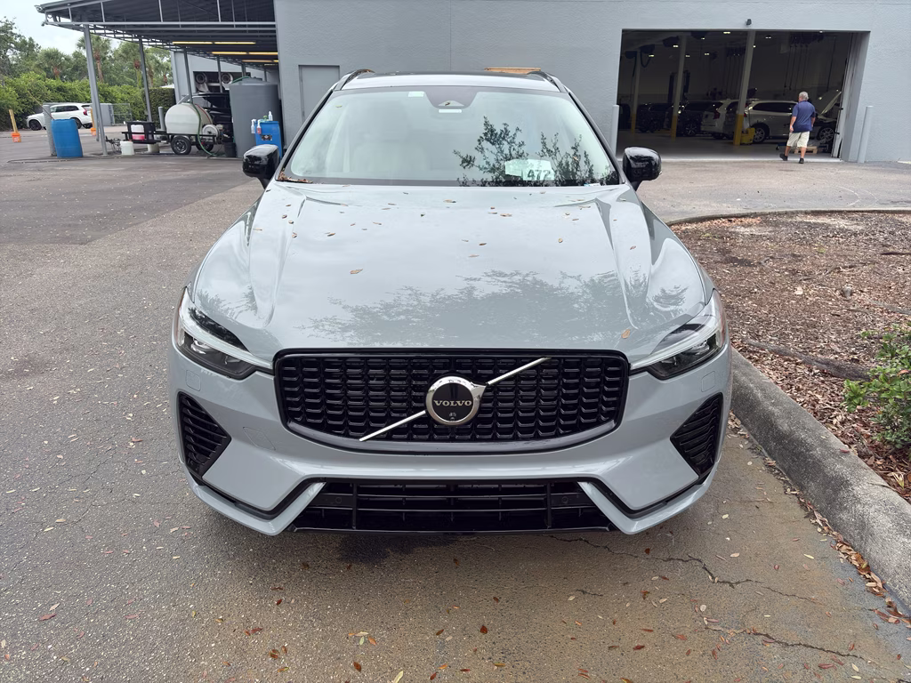 2025 Vapour Grey Metallic Volvo XC60 Plus AWD SUV
