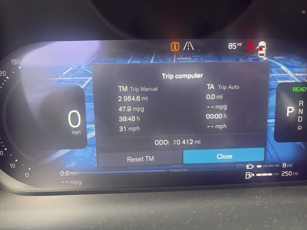 2025 Vapour Grey Metallic Volvo XC60 Plus AWD SUV