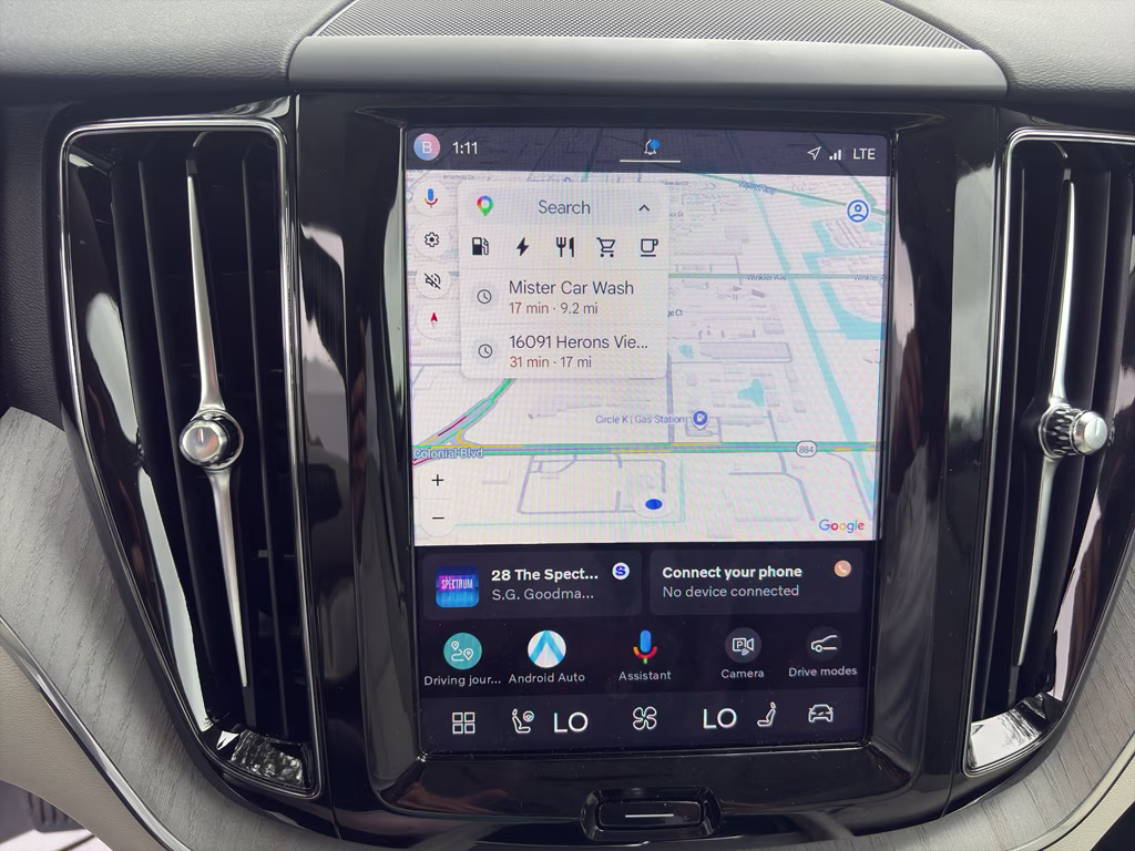 2025 Vapour Grey Metallic Volvo XC60 Plus AWD SUV