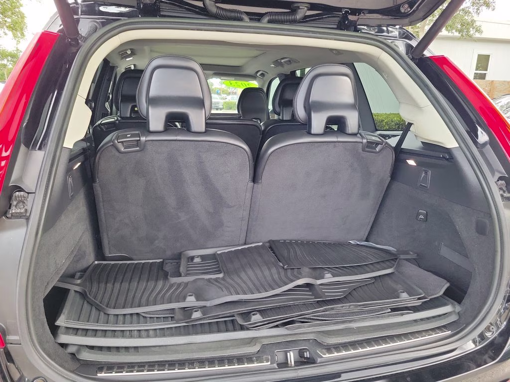 2023 Onyx Black Metallic Volvo XC90 Core AWD SUV