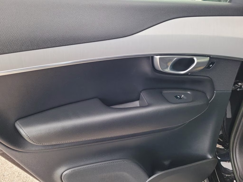 2023 Onyx Black Metallic Volvo XC90 Core AWD SUV