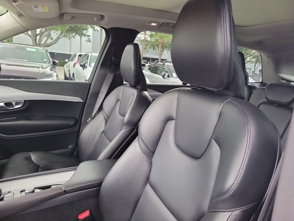 2023 Onyx Black Metallic Volvo XC90 Core AWD SUV