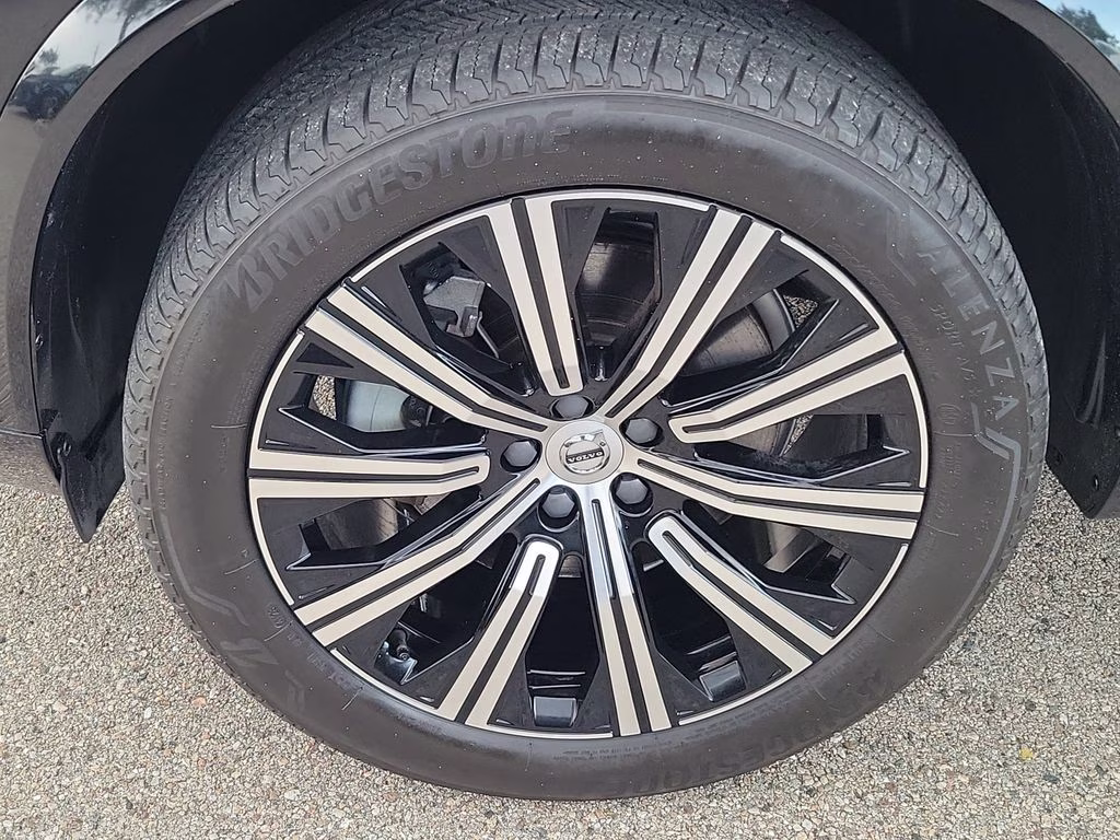 2023 Onyx Black Metallic Volvo XC90 Core AWD SUV