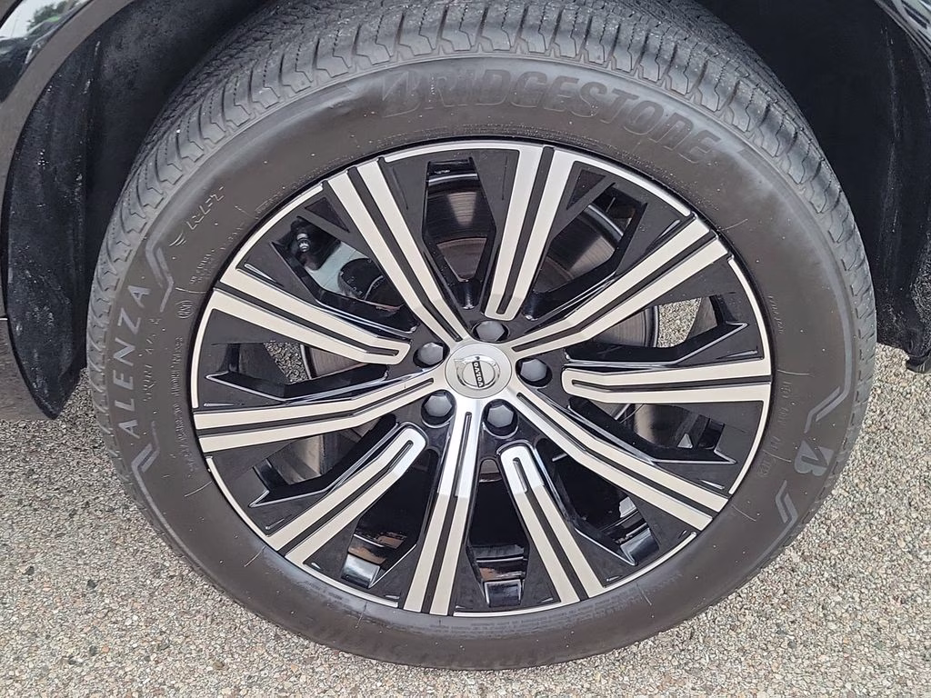 2023 Onyx Black Metallic Volvo XC90 Core AWD SUV