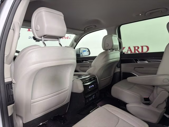 2022 Silver Zynith Jeep Wagoneer Series III RWD SUV
