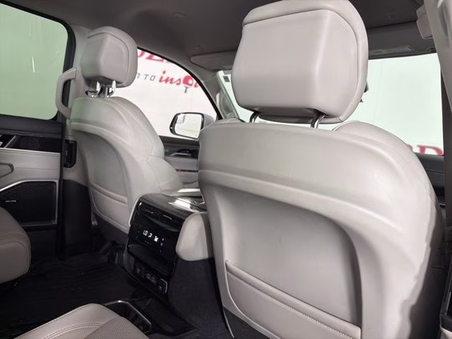 2022 Silver Zynith Jeep Wagoneer Series III RWD SUV