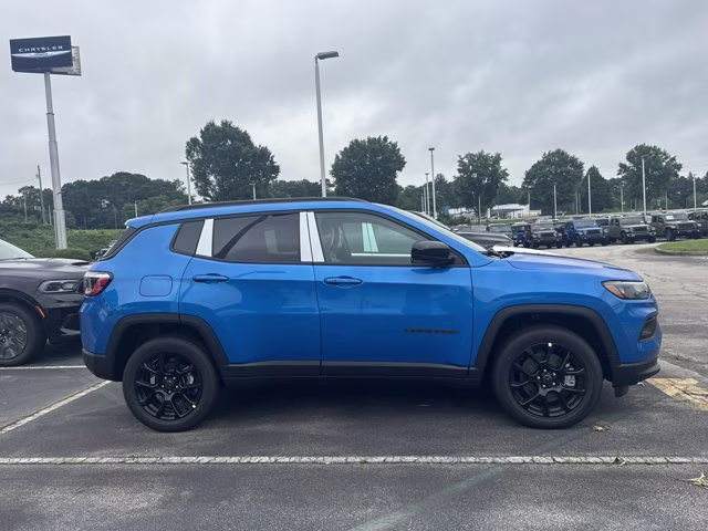 2026 Hydro Blue Pearlcoat Jeep Compass Latitude Altitude 4X4 SUV