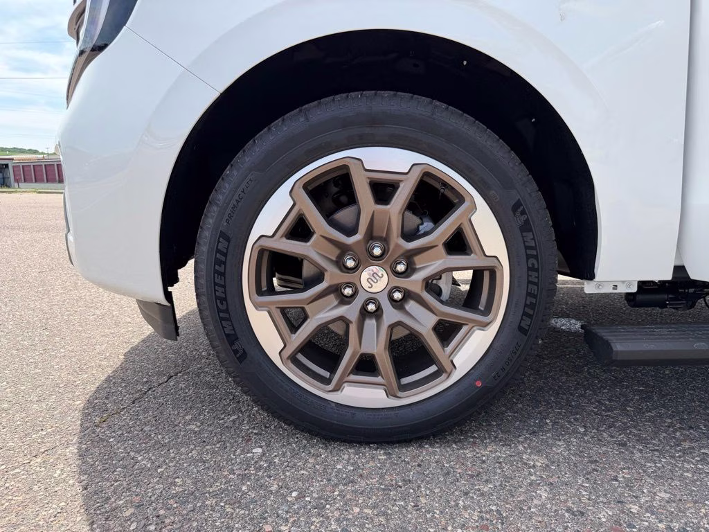 2026 Star White Metallic Tri-Coat Ford Expedition King Ranch 4X4 SUV