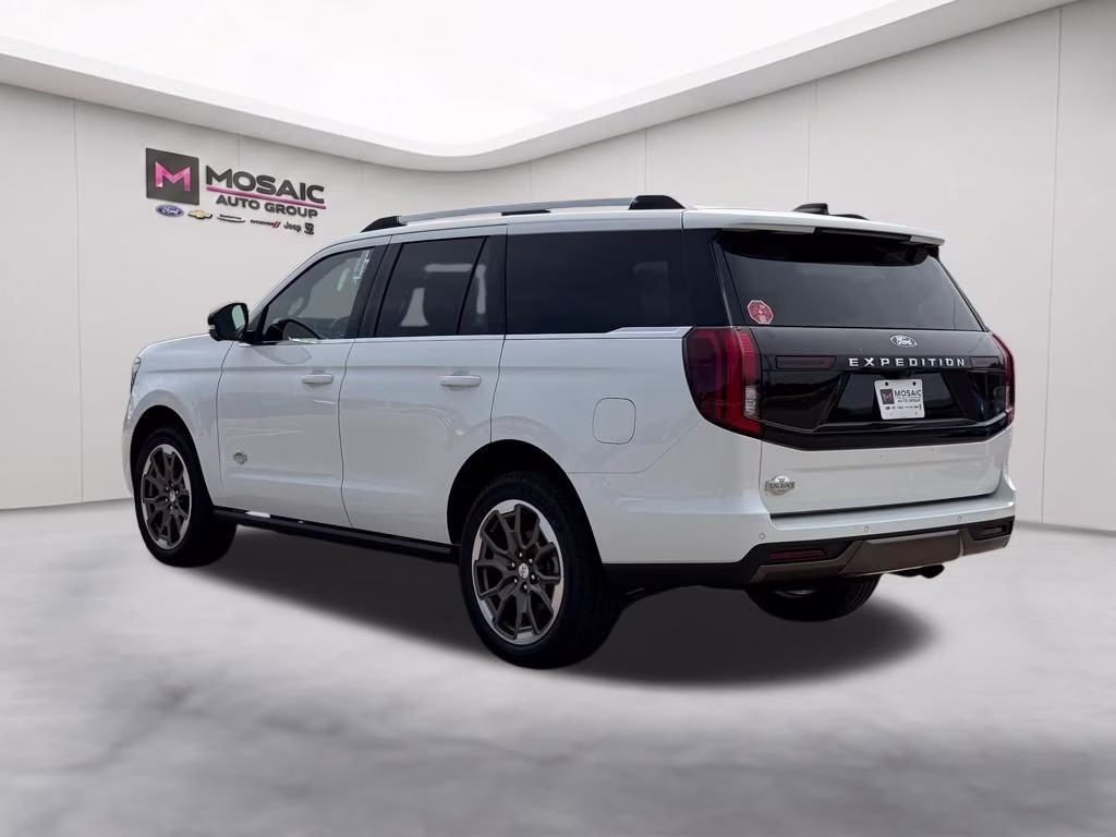 2026 Star White Metallic Tri-Coat Ford Expedition King Ranch 4X4 SUV
