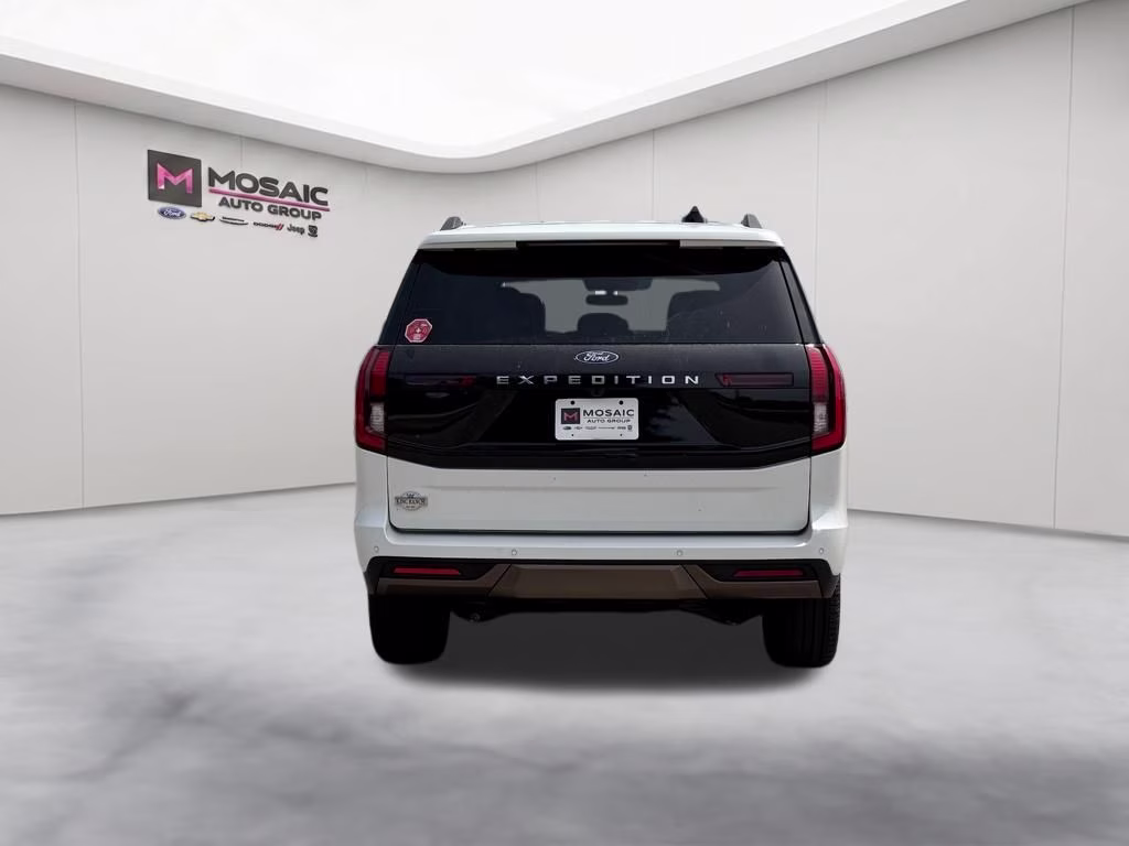 2026 Star White Metallic Tri-Coat Ford Expedition King Ranch 4X4 SUV