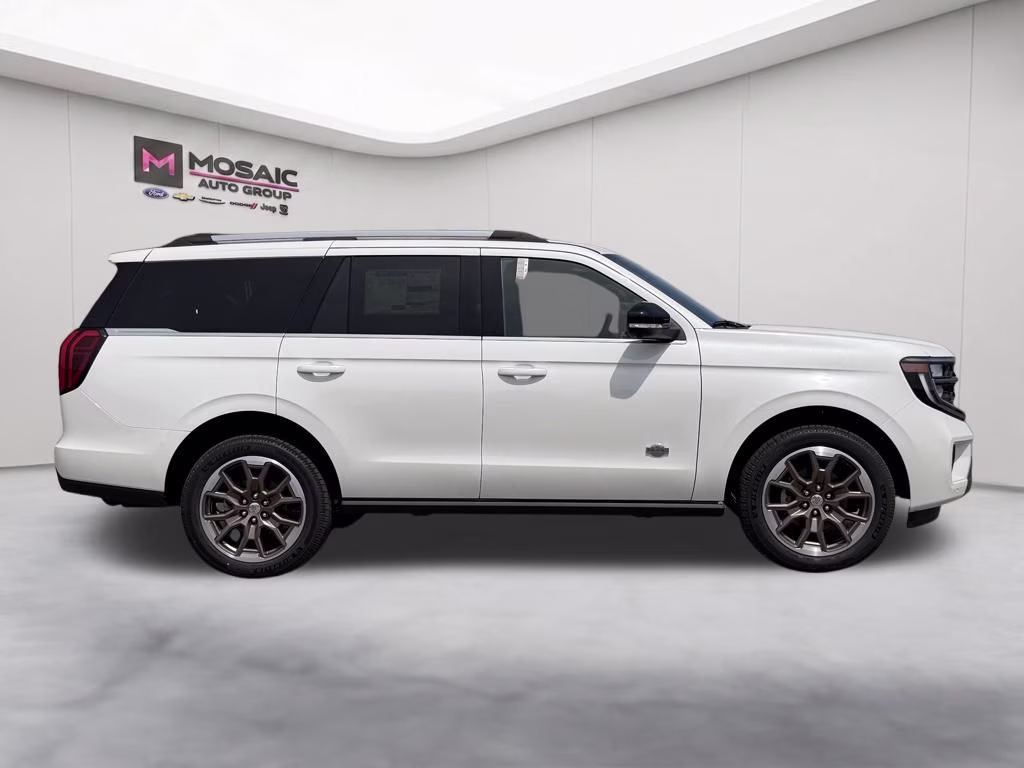 2026 Star White Metallic Tri-Coat Ford Expedition King Ranch 4X4 SUV