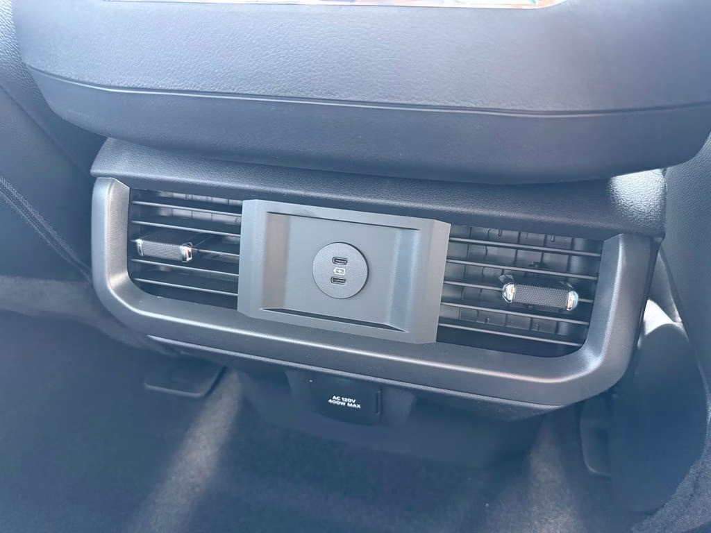 2026 Avalanche Ford F-150 Lariat 4X4 Truck