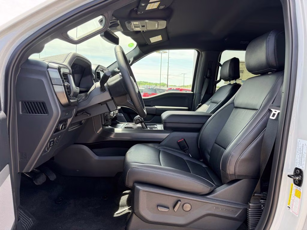2026 Avalanche Ford F-150 Lariat 4X4 Truck