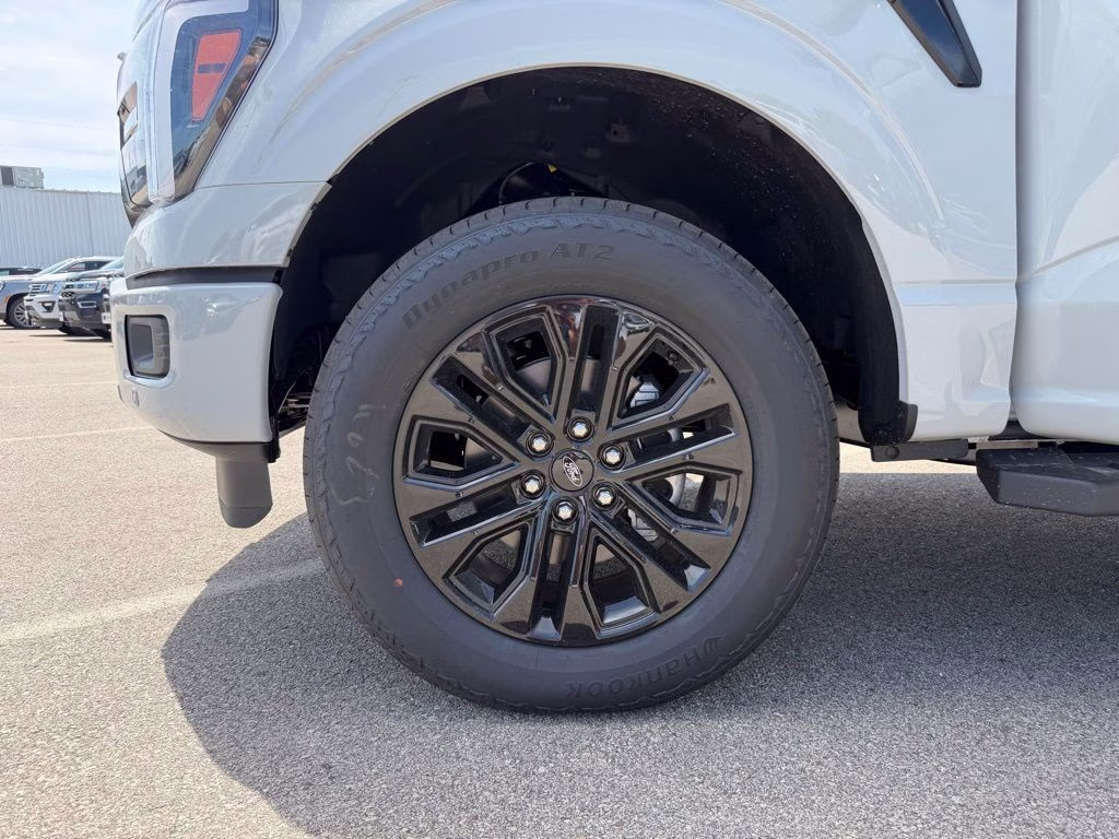 2026 Avalanche Ford F-150 Lariat 4X4 Truck