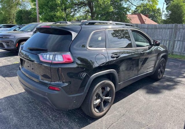 2023 Diamond Black Crystal Pearlcoat Jeep Cherokee Altitude 4X4 SUV