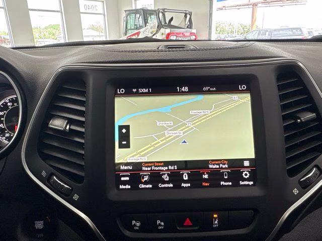 2023 Diamond Black Crystal Pearlcoat Jeep Cherokee Altitude 4X4 SUV