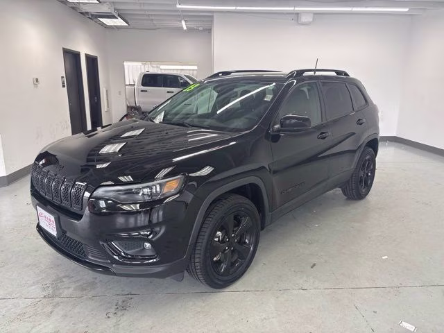 2023 Diamond Black Crystal Pearlcoat Jeep Cherokee Altitude 4X4 SUV