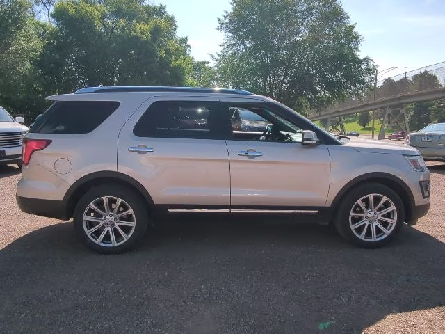 2017 White Gold Metallic Ford Explorer Limited 4X4 SUV