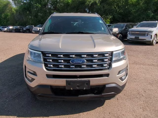 2017 White Gold Metallic Ford Explorer Limited 4X4 SUV