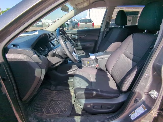 2018 Gun Metallic Nissan Rogue SV AWD SUV