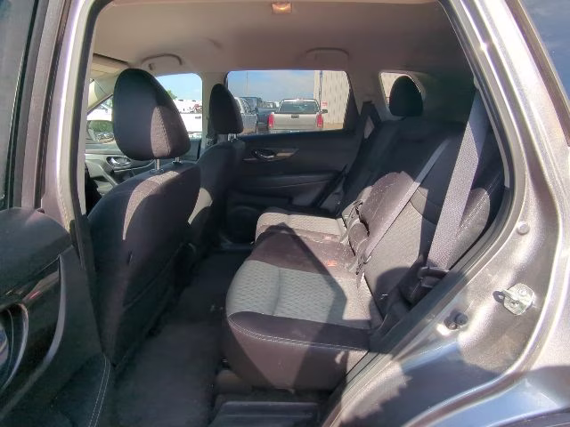 2018 Gun Metallic Nissan Rogue SV AWD SUV