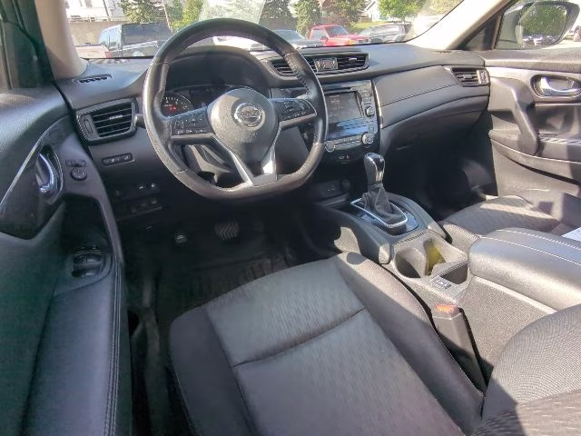 2018 Gun Metallic Nissan Rogue SV AWD SUV