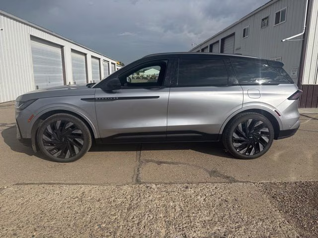 2024 Silver Radiance Metallic Clearcoat Lincoln Nautilus Reserve AWD SUV