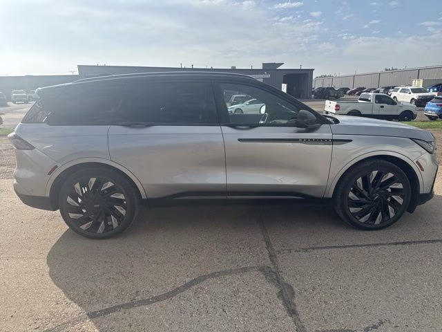 2024 Silver Radiance Metallic Clearcoat Lincoln Nautilus Reserve AWD SUV