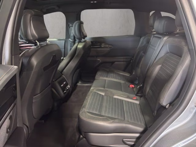 2024 Radiance Metallic Lincoln Nautilus Reserve AWD SUV