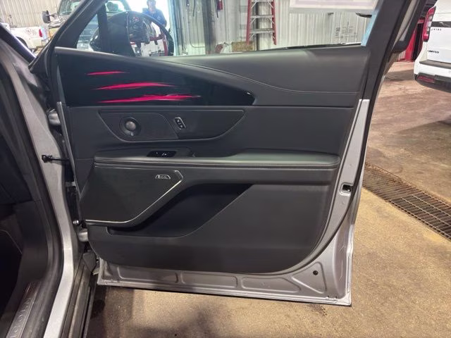2024 Radiance Metallic Lincoln Nautilus Reserve AWD SUV