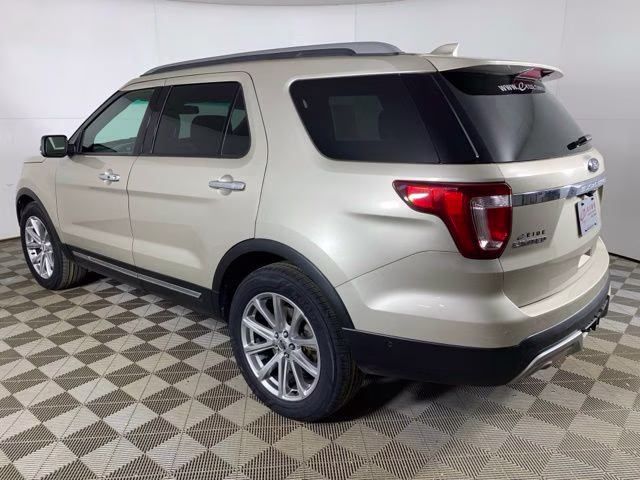 2017 White Gold Metallic Ford Explorer Limited 4X4 SUV