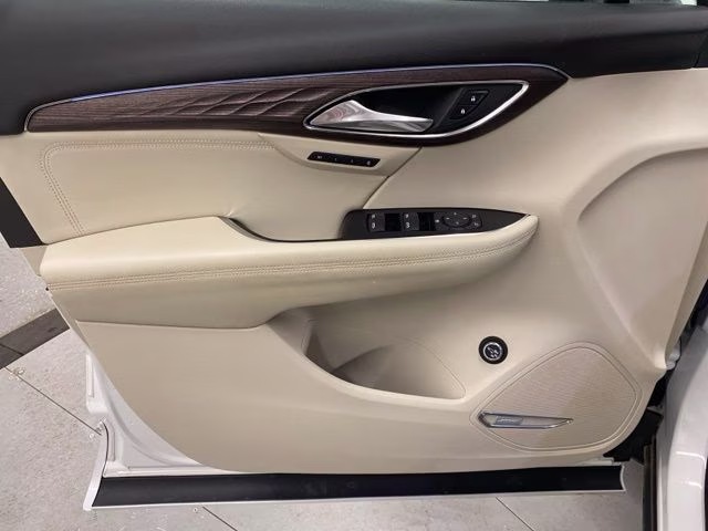 2023 White Frost Tricoat Buick Envision Avenir AWD SUV