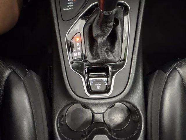 2023 Diamond Black Crystal Pearlcoat Jeep Cherokee Altitude 4X4 SUV