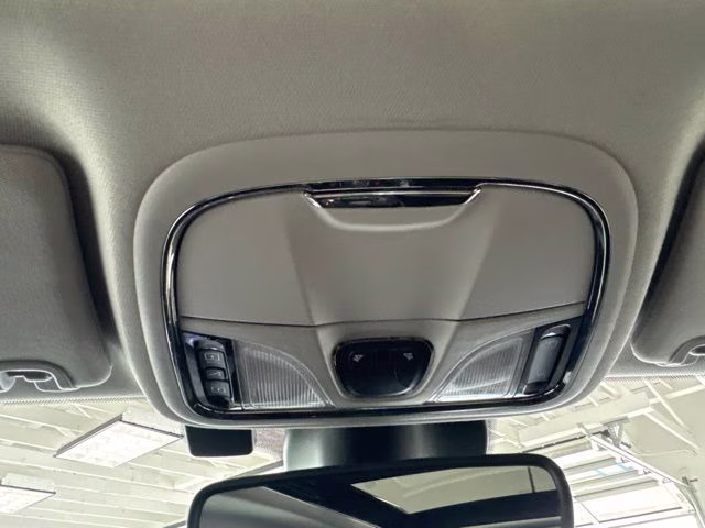2023 Diamond Black Crystal Pearlcoat Jeep Cherokee Altitude 4X4 SUV