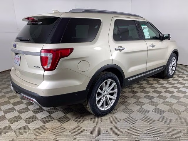 2017 White Gold Metallic Ford Explorer Limited 4X4 SUV