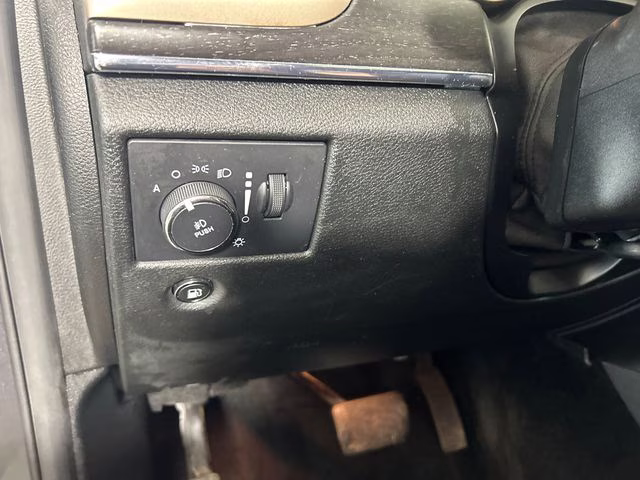2015 Maximum Steel Metallic Clearcoat Jeep Grand Cherokee Limited 4X4 SUV