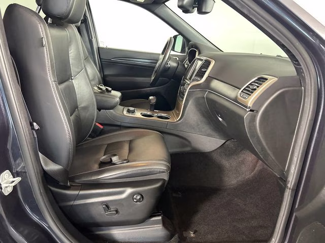 2015 Maximum Steel Metallic Clearcoat Jeep Grand Cherokee Limited 4X4 SUV