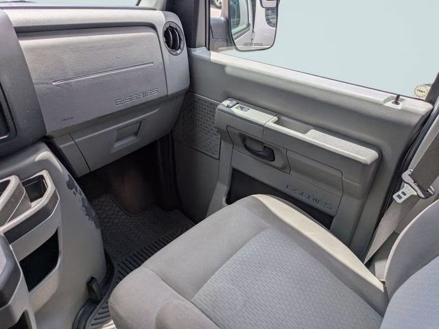 2014 Ingot Silver Ford E-350SD XLT RWD Crossover