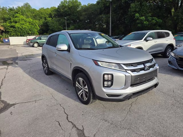 2022 Silver Mitsubishi Outlander Sport 2.0 SE FWD SUV