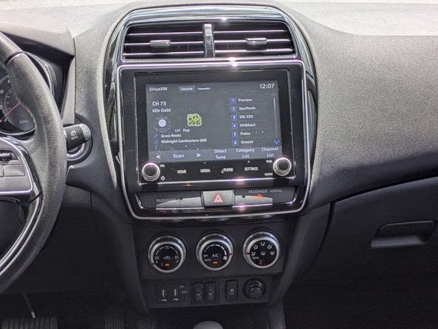 2022 Silver Mitsubishi Outlander Sport 2.0 SE FWD SUV