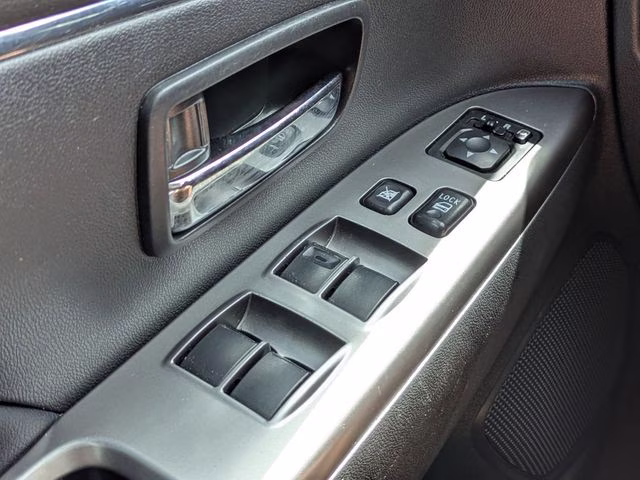 2022 Silver Mitsubishi Outlander Sport 2.0 SE FWD SUV