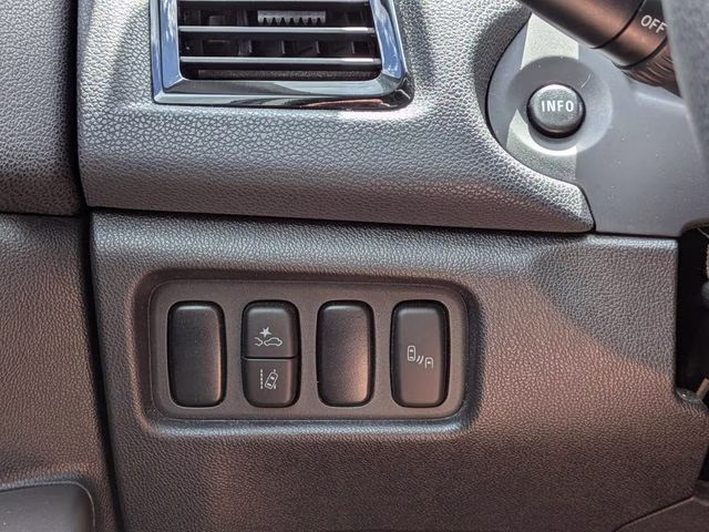 2022 Silver Mitsubishi Outlander Sport 2.0 SE FWD SUV